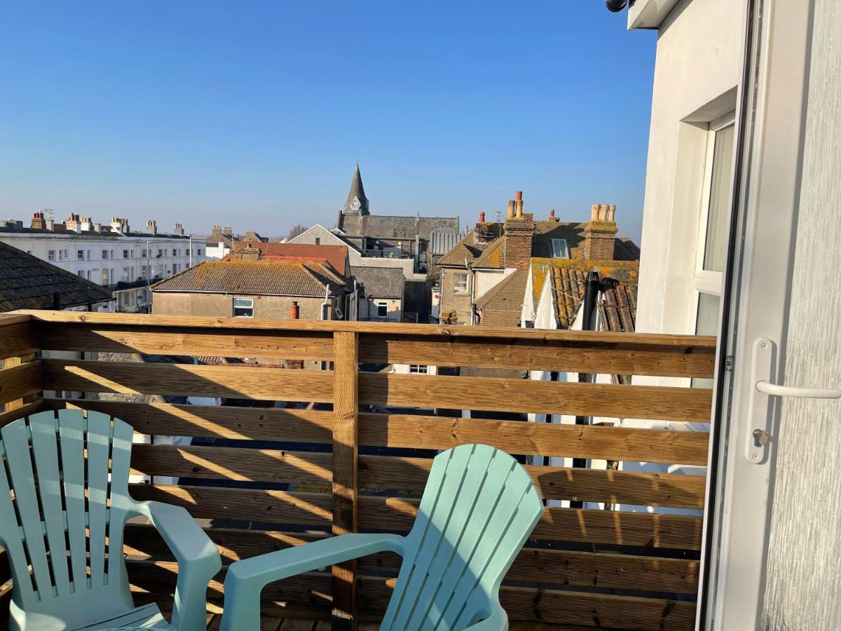 "The Quirky" Seafront Apartment อีสต์บอร์น ภายนอก รูปภาพ