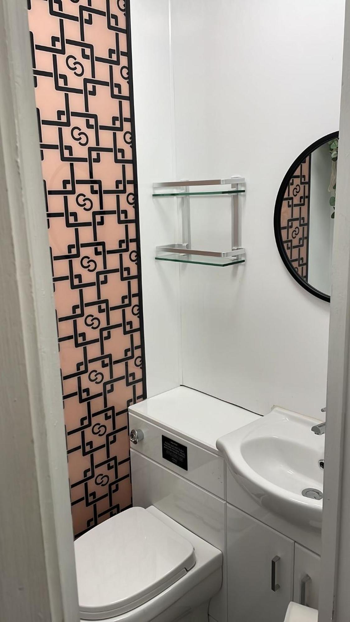 "The Quirky" Seafront Apartment อีสต์บอร์น ภายนอก รูปภาพ