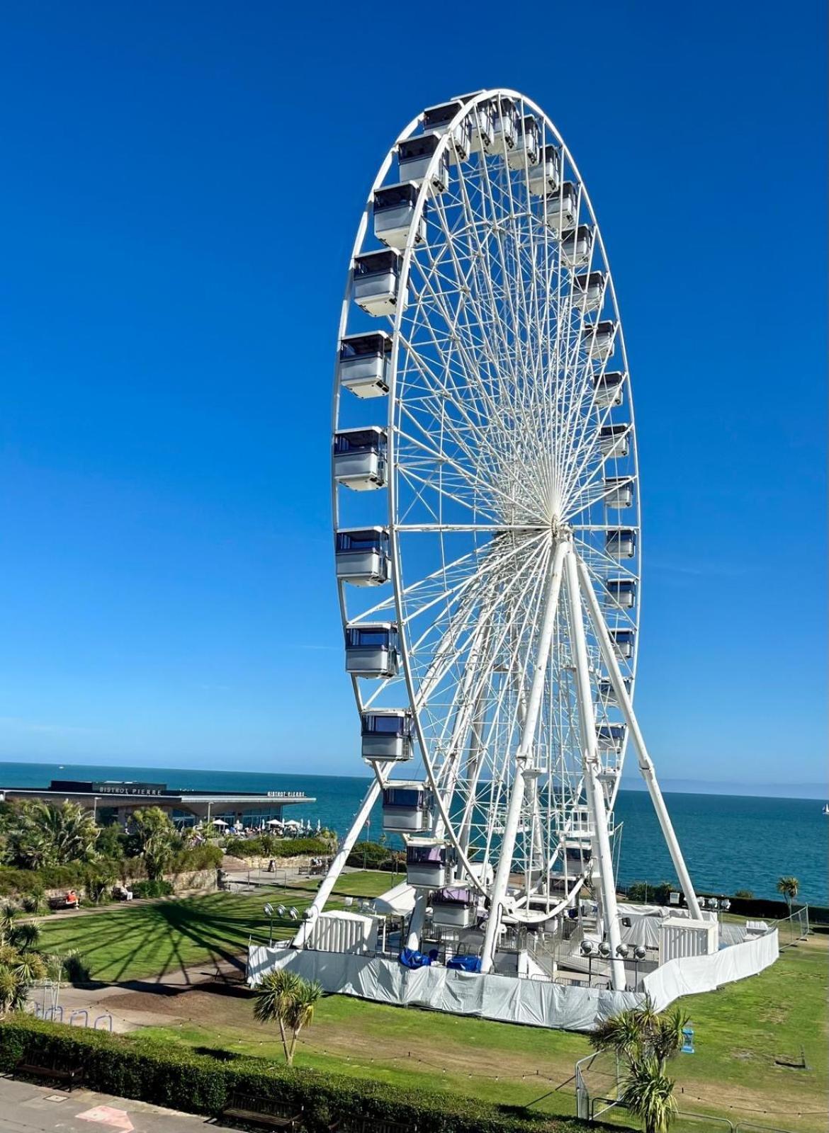 "The Quirky" Seafront Apartment อีสต์บอร์น ภายนอก รูปภาพ